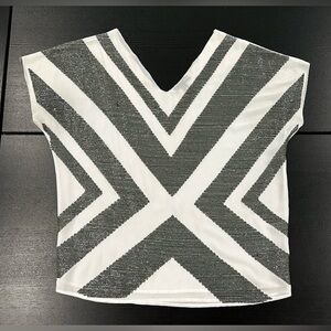 Aqua Women's Top w/ Black & White Sequins- Oversized XS. P-P22” NWOT Retails $44